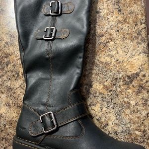 Ladies Over the Calf Casual Boots